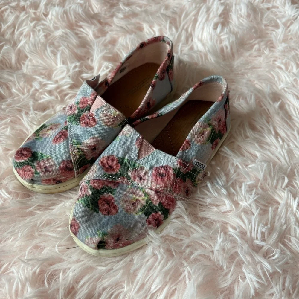 Tom’s Floral Slip-On Shoes Sz 11 Pink Kids Shoes